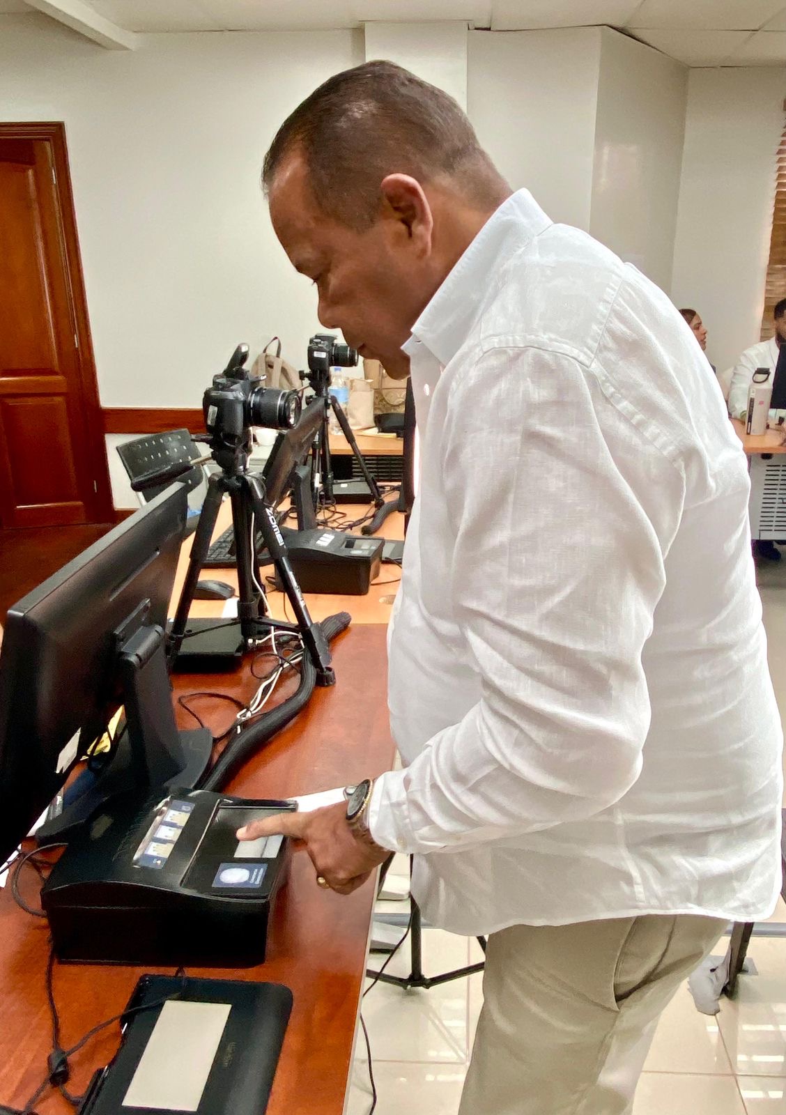 ALCALDE ROQUELITO ENCABEZA JORNADA DE CAMBIO DE CÉDULA PARA PERSONAL DEL AYUNTAMIENTO DE PUERTO PLATA