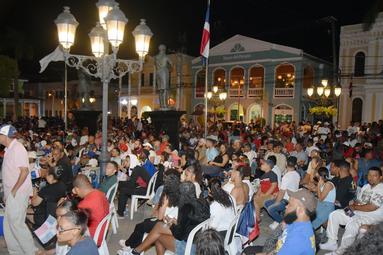 AYUNTAMIENTO DE PUERTO PLATA REUNE A CIENTOS DE CIUDADANOS PARA DISFRUTAR DEL CLASICO MUNDIAL DE BEISBOL 2026