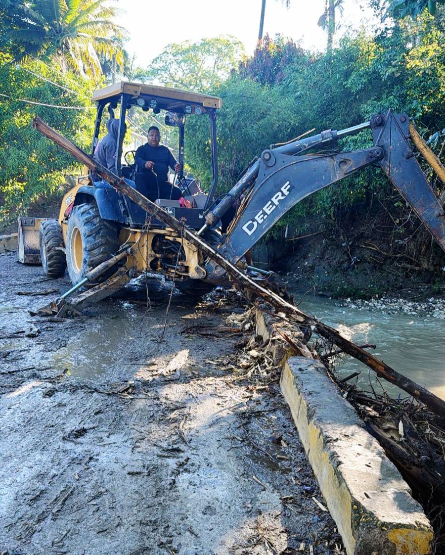 AYUNTAMIENTO DE PUERTO PLATA ASISTE COMUNIDADES AFECTADAS POR LLUVIAS