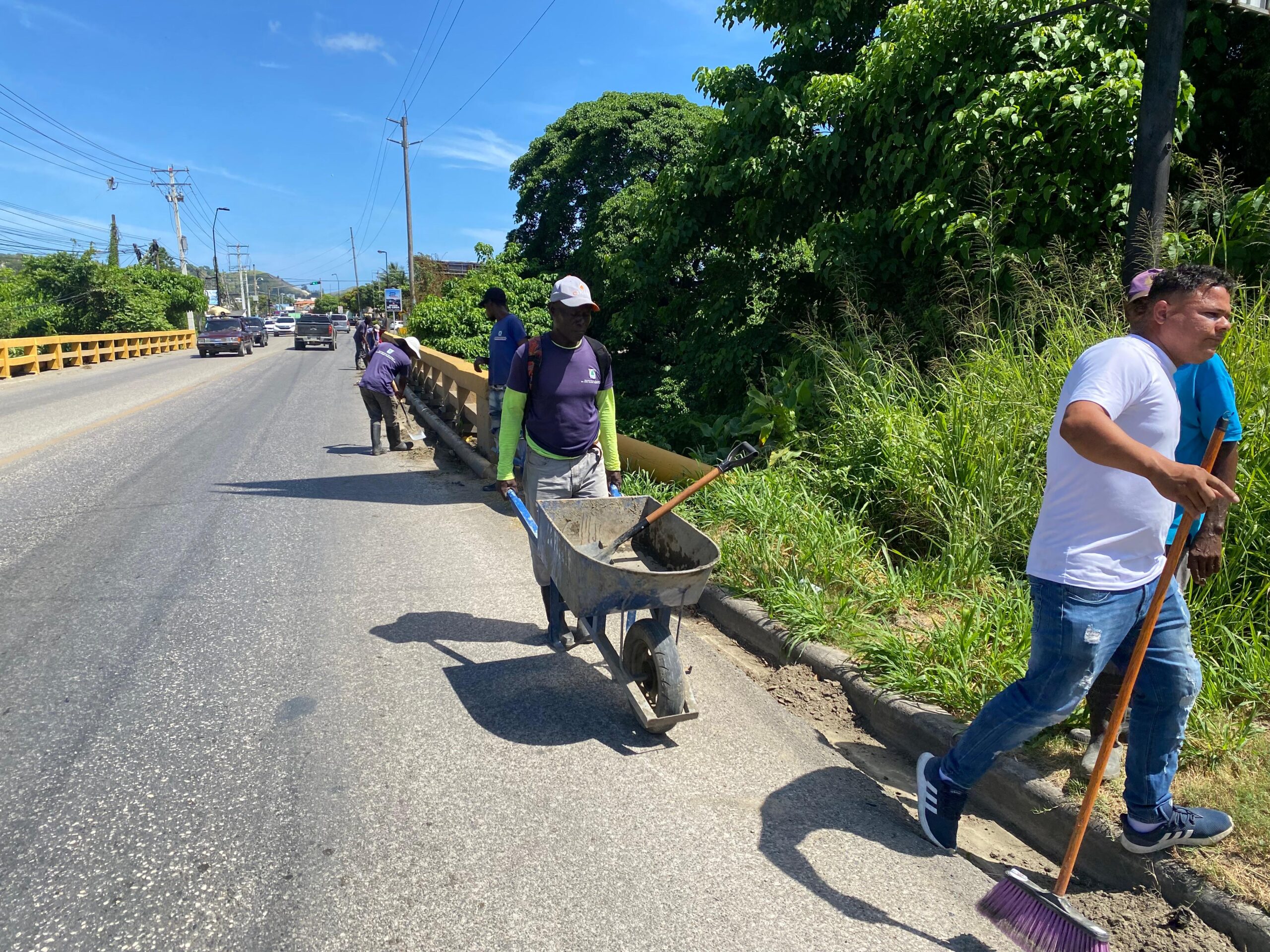 AYUNTAMIENTO MUNICIPAL DE PUERTO PLATA RETOMA JORNADA DE LIMPIEZA EN LA ENTRADA DE LA CIUDAD