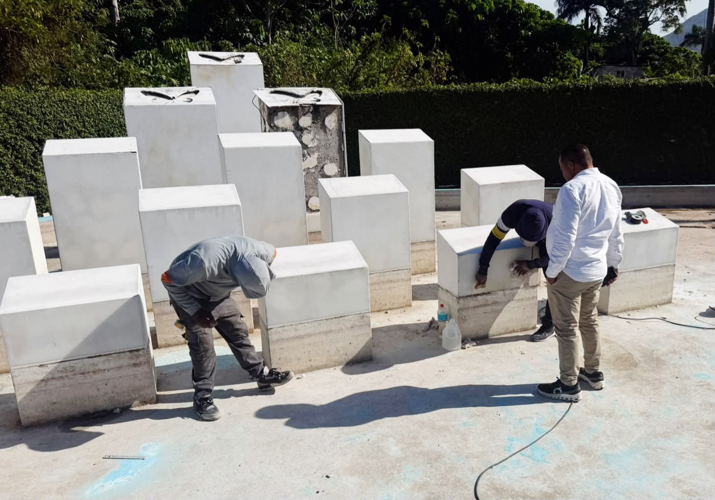 AYUNTAMIENTO DE PUERTO PLATA REALIZA JORNADA DE MANTENIMIENTO EN PLAZAS Y PARQUES DEL MUNICIPIO