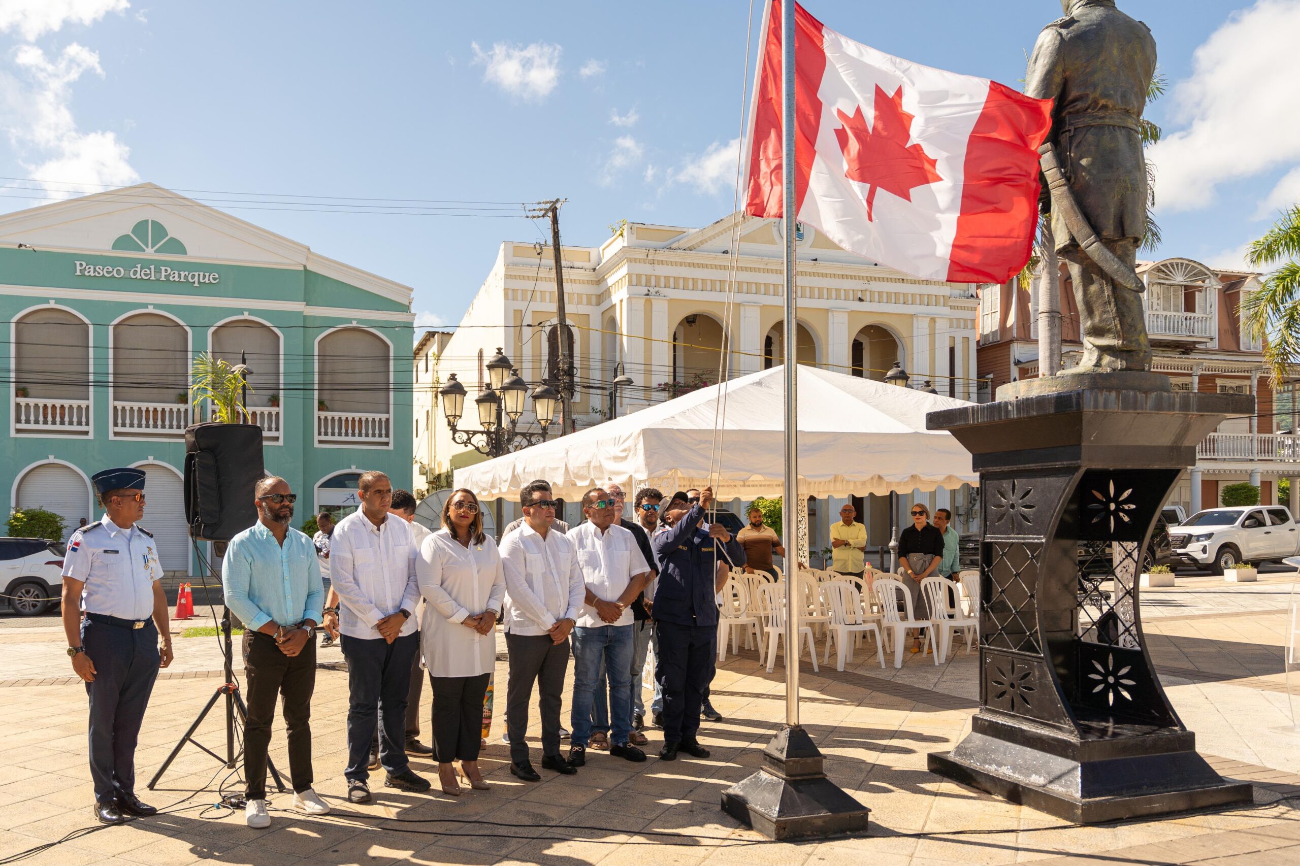AYUNTAMIENTO DE PUERTO PLATA Y COPROPCANADA REALIZAN IZAMIENTO DE LA BANDERA DE CANADÁ POR EL 159 ANIVERSARIO DE SU INDEPENDENCIA
